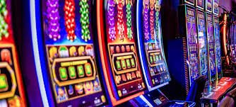 Antarmuka papan peringkat turnamen slot layar303 dengan daftar pemain dan skor